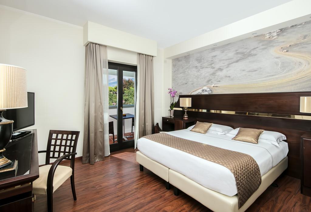 Hotel St.Mauritius Форте дей Марми Екстериор снимка