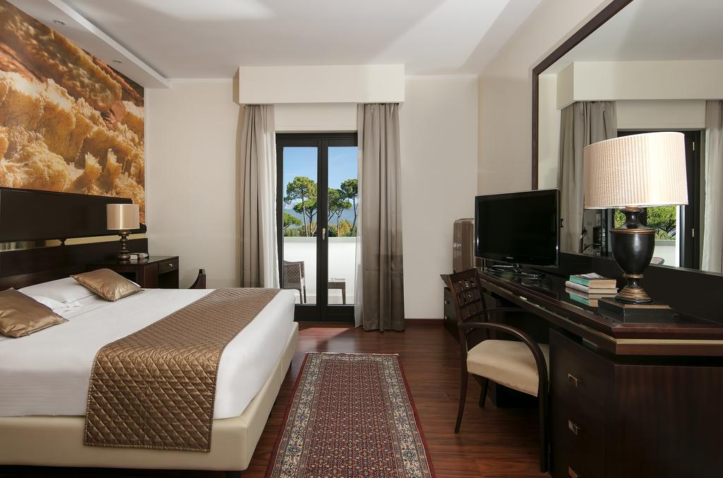 Hotel St.Mauritius Форте дей Марми Екстериор снимка